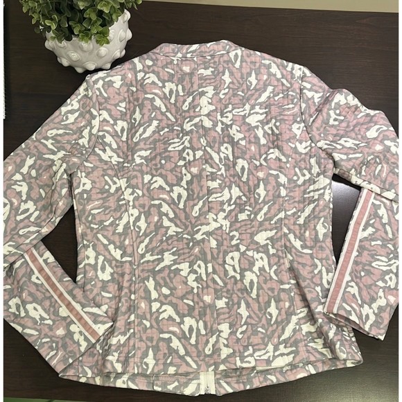 Just White Quilted Print Jacket NWT - Picture 7 of 8